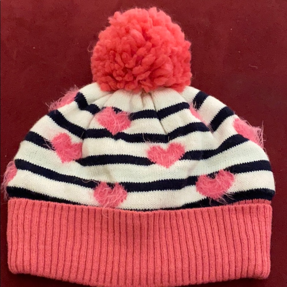 Baby gap toddler girl XS/S heart design hat.